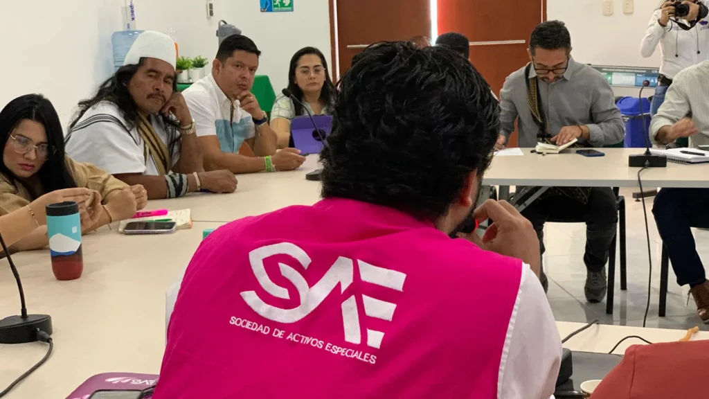 Reunión entre el Cabildo Arhuaco, la SAE y la Agencia Nacional de Tierras sobre la entrega del predio Los Acantilados