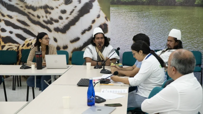 Reunión del Cabildo Arhuaco con Corpamag para implementar el Decreto 1275 de 2024 en la Sierra Nevada.