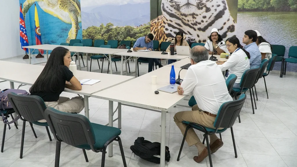 Reunión del Cabildo Arhuaco y Corpamag con poca participación de entidades convocadas.